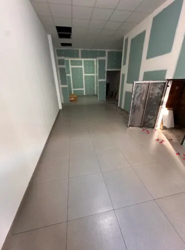 Instalación de suelo en Sant Boi de Llobregat por Reformas Romero (1)